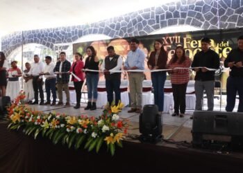 Omar Muñoz participa en la apertura de la Feria del Tejocote