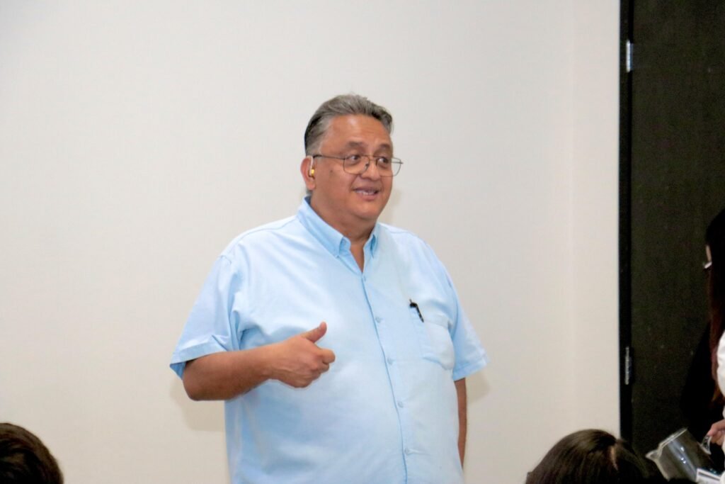 Francisco Flores Campos, director de SOSAPACH, participa en capacitación de CEAS Puebla para mejorar los servicios de agua potable y saneamiento en San Pedro Cholula.