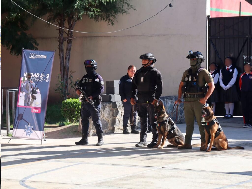 Demostración Canina K9 en la Secundaria Emperador Cuauhtémoc de Chiautzingo