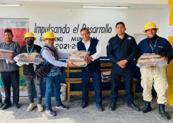 Agradecen a Presidente de Calpan por Nuevos Uniformes para Policías y Protección Civil