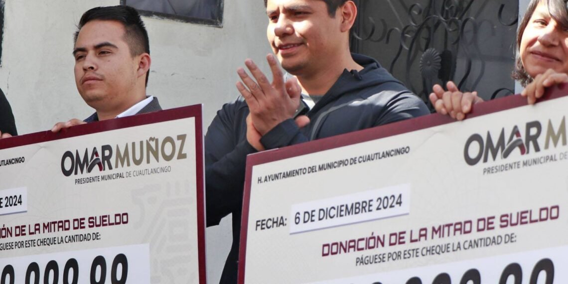 Omar Muñoz cumple compromiso de donar mitad de sueldo en Cuautlancingo