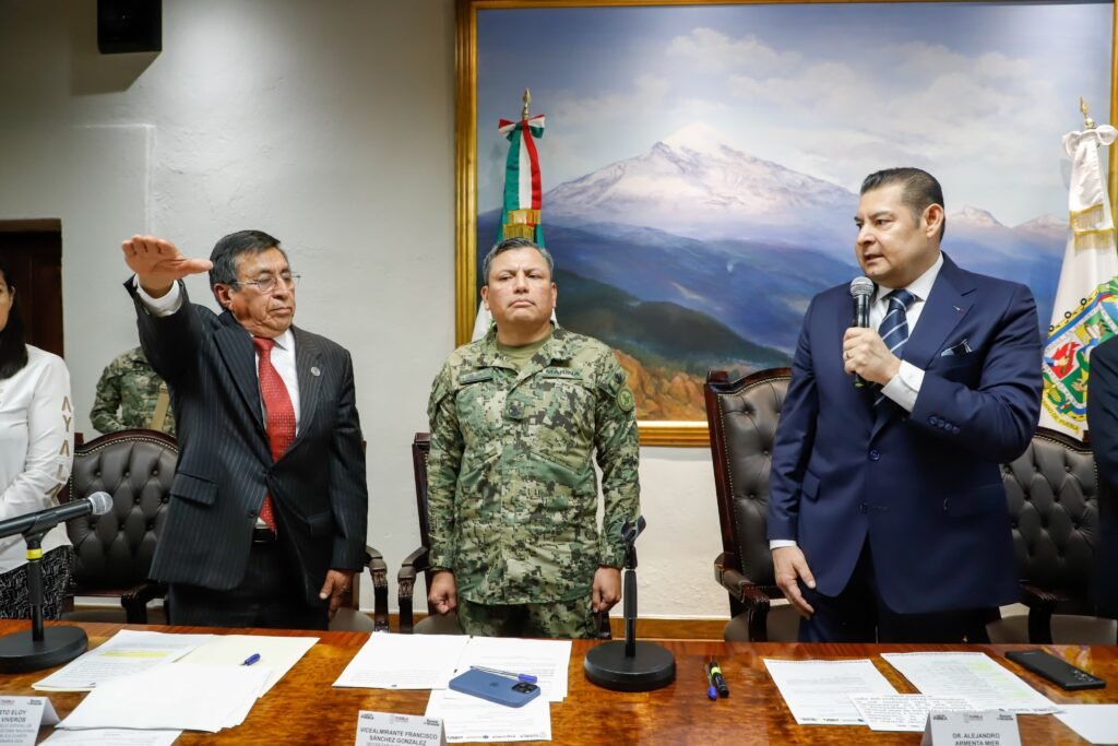 Alejandro Armenta toma protesta a Humberto Eloy Aguilar como Nuevo Secretario de CECSNSP