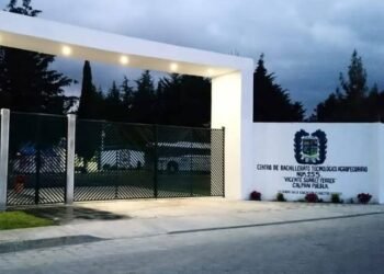 Vicente Sánchez inicia proyecto de adoquinamiento y rehabilitación en el CBTA 255