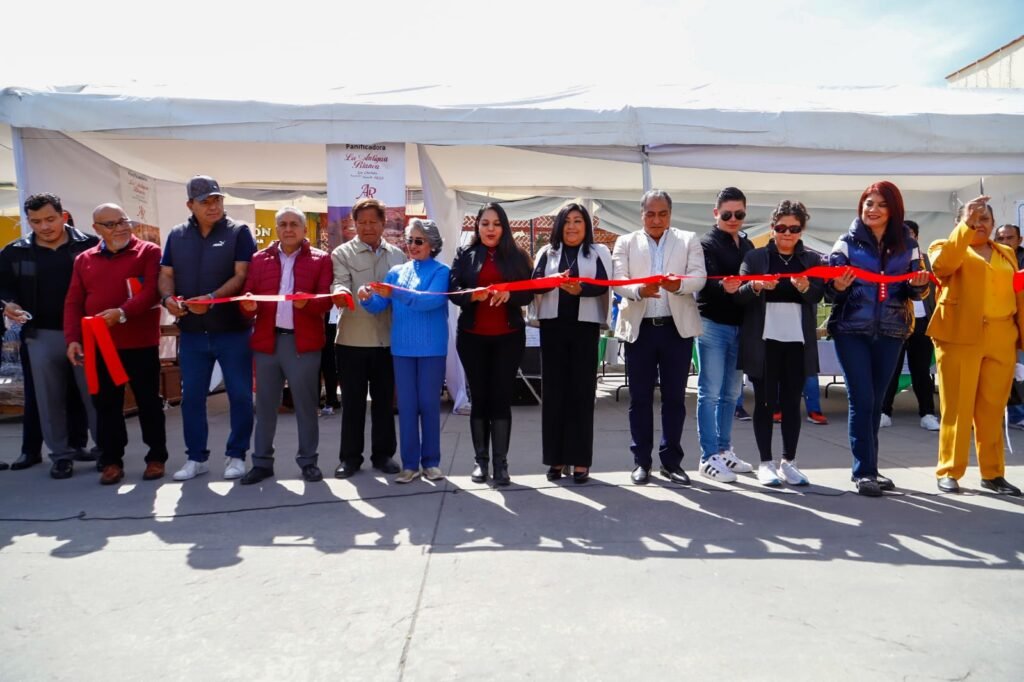 Tonantzin Fernández inaugura Feria de la Rosca 2025 en San Pedro Cholula