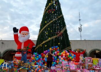 Caravana de la Esperanza lleva alegría a niños de San Pedro Cholula
