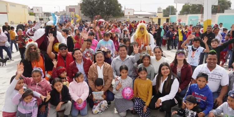 Mateo Hernández celebra el Día de Reyes con juguetes en más de 30 comunidades de Tecamachalco