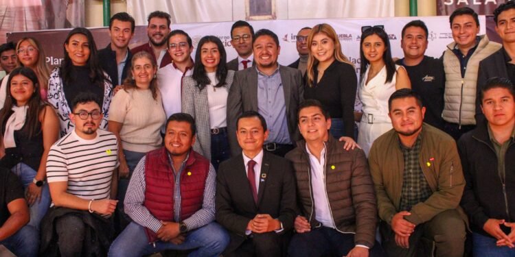 Jóvenes de Puebla comparten propuestas en foros de la juventud de políticas públicas