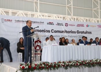 Julián Alfredo Velázquez encabeza bodas comunitarias en Tepeaca