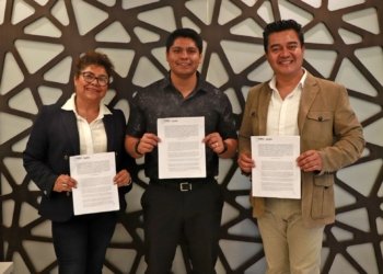 Omar Muñoz firma convenio con DIF estatal para fortalecer la alimentación infantil en Cuautlancingo