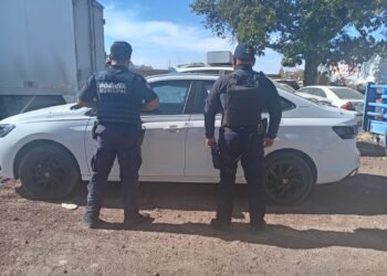 Vehículo robado es recuperado por SSC de Cuautlancingo y Seguridad Pública de Coronango
