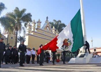 Cuautlancingo conmemora el Día de la Bandera con llamado a la unidad y el progreso
