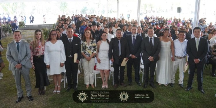 Funcionarios y asistentes de los Matrimonios Comunitarios
