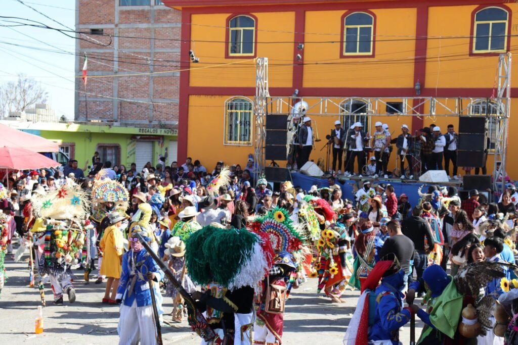 Carnaval de Domingo Arenas atrae a más de 3,000 participantes