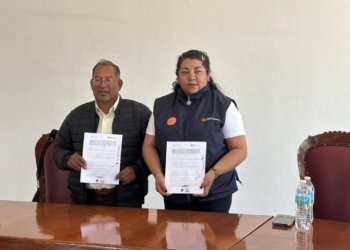 Domingo Arenas firma convenio con Ayuda en Acción de México