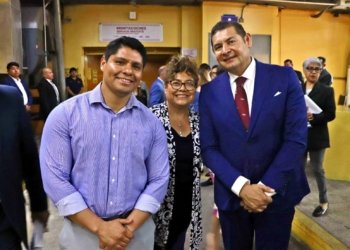 Omar Muñoz y Tere Alfaro asisten en el lanzamiento del programa "Banca para la Mujer"