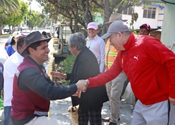Omar Muñoz recorre avenida Independencia en Cuautlancingo
