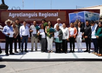 Productores poblanos ofrecen sus productos en el Agrotianguis Regional en San Pedro Cholula