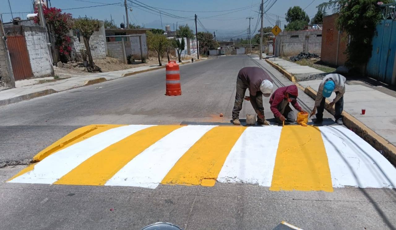 Domingo Arenas refuerza seguridad vial con mantenimiento en vialidades clave
