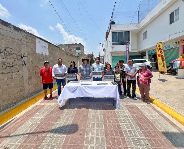 Mejoran infraestructura urbana en Sanctorum con nueva señalización vial