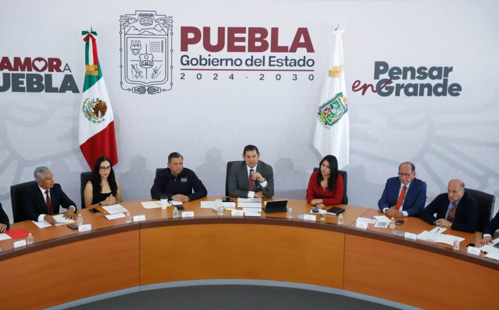 Alejandro Armenta trabaja en macroproyectos de infraestructura