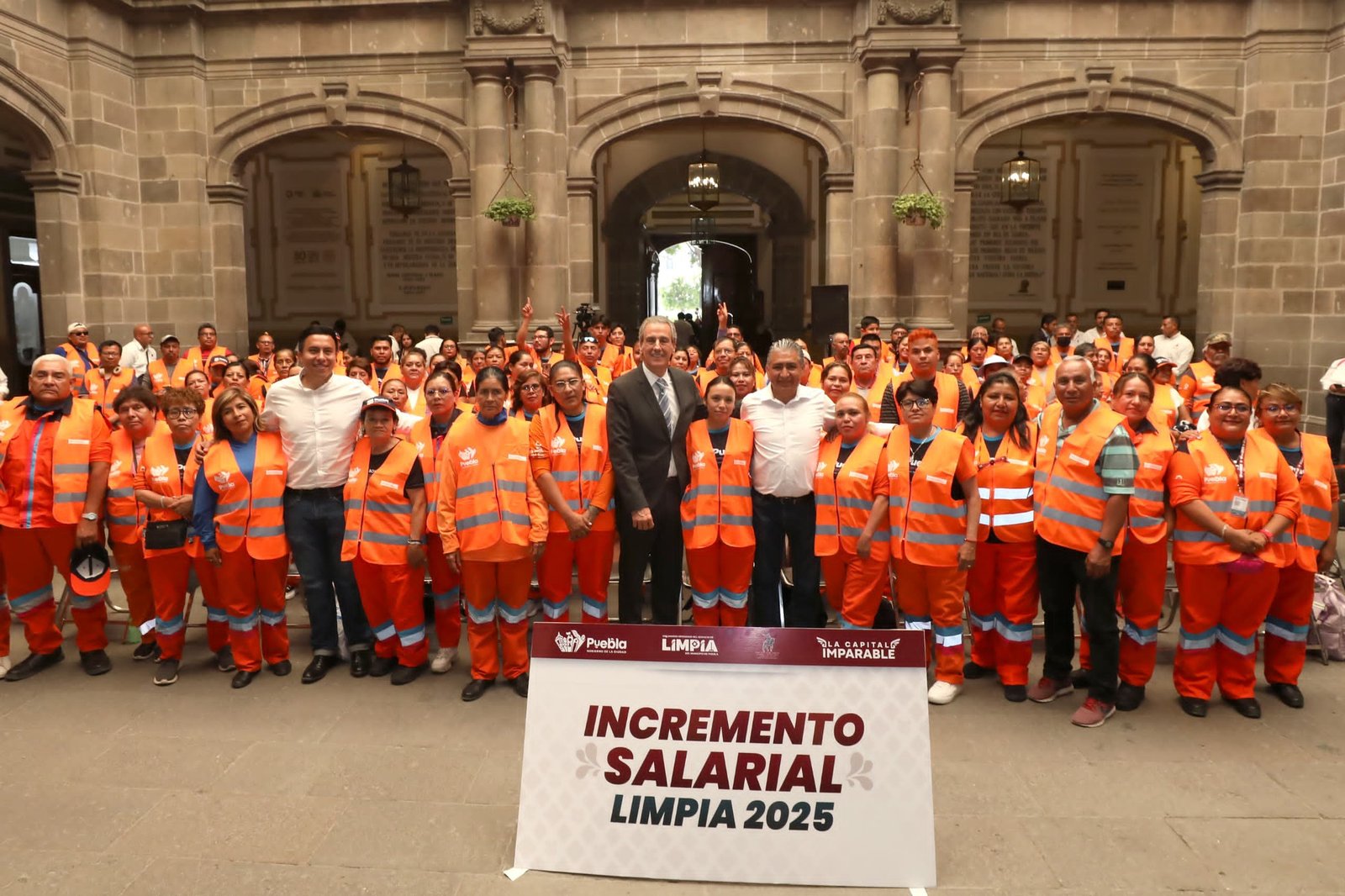 Gobierno de Puebla y Sindicato aumentan salario a trabajadores de Limpia