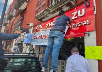 Clausuran tres comercios en el Centro Histórico de Puebla por operar sin permisos