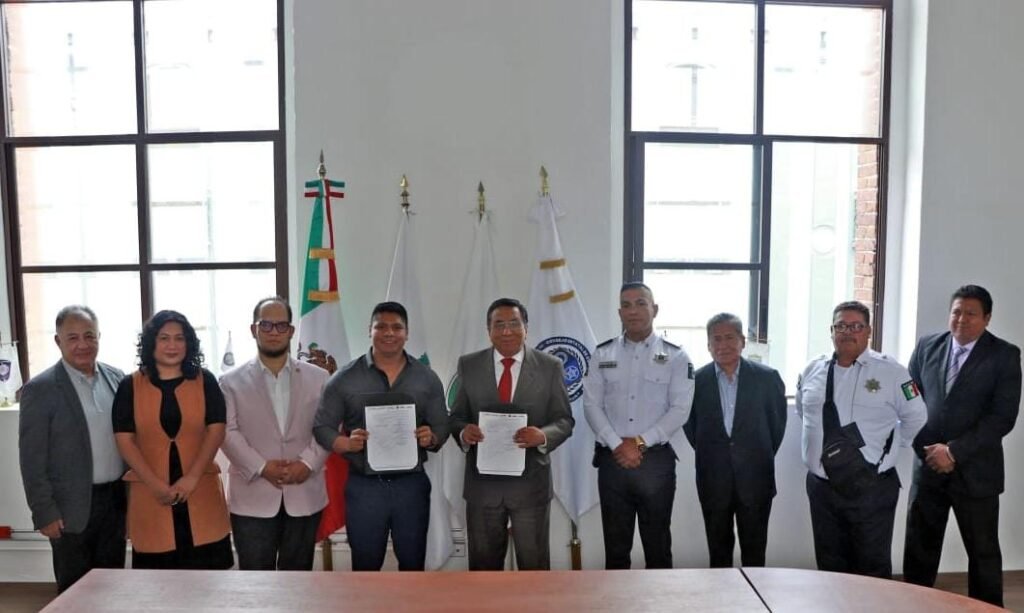 Omar Muñoz firma un convenio con CECSNSP para mejorar la seguridad en Cuautlancingo