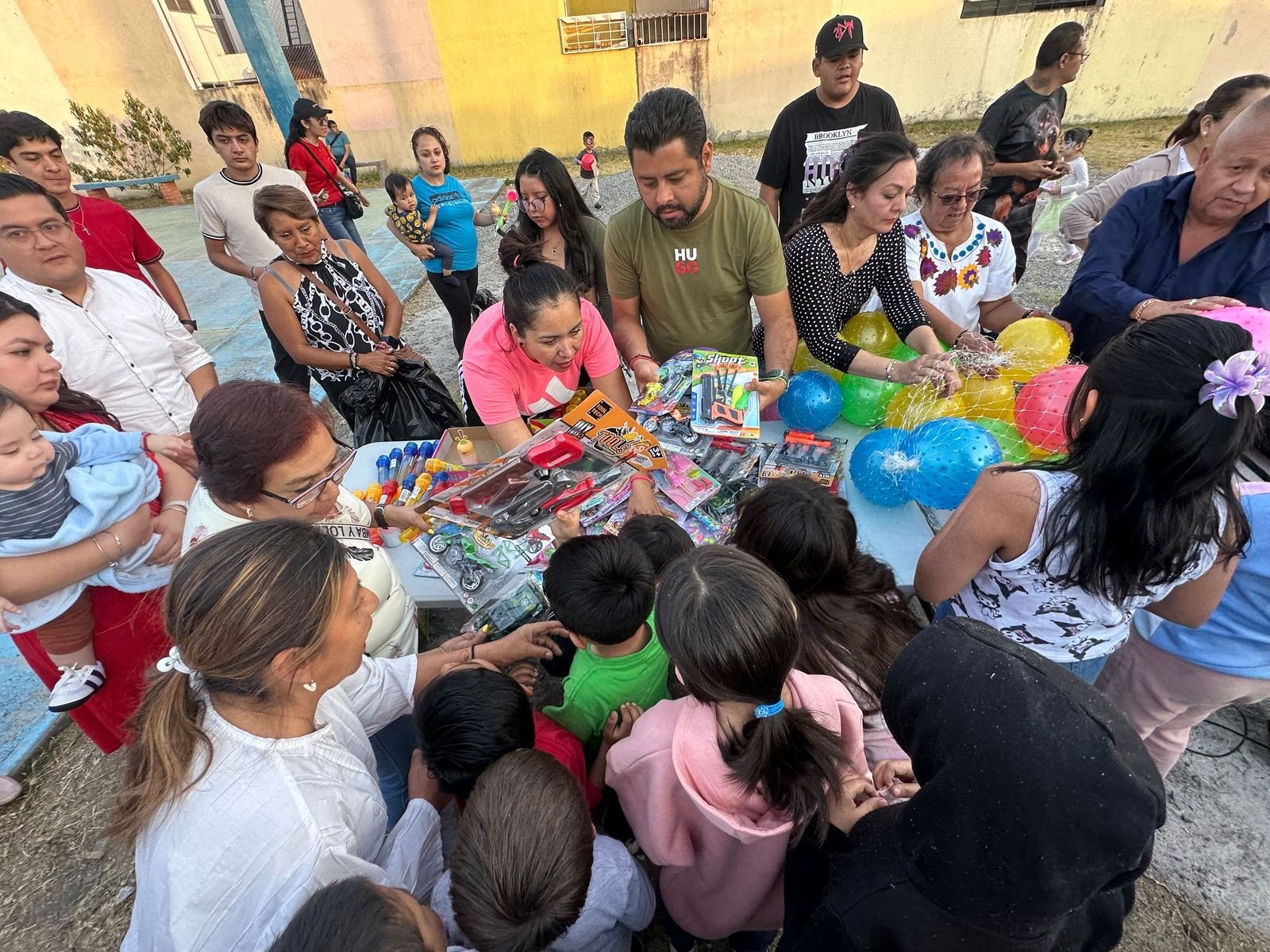 Jaime Sánchez celebra el Día del Niño en San Andrés Cholula