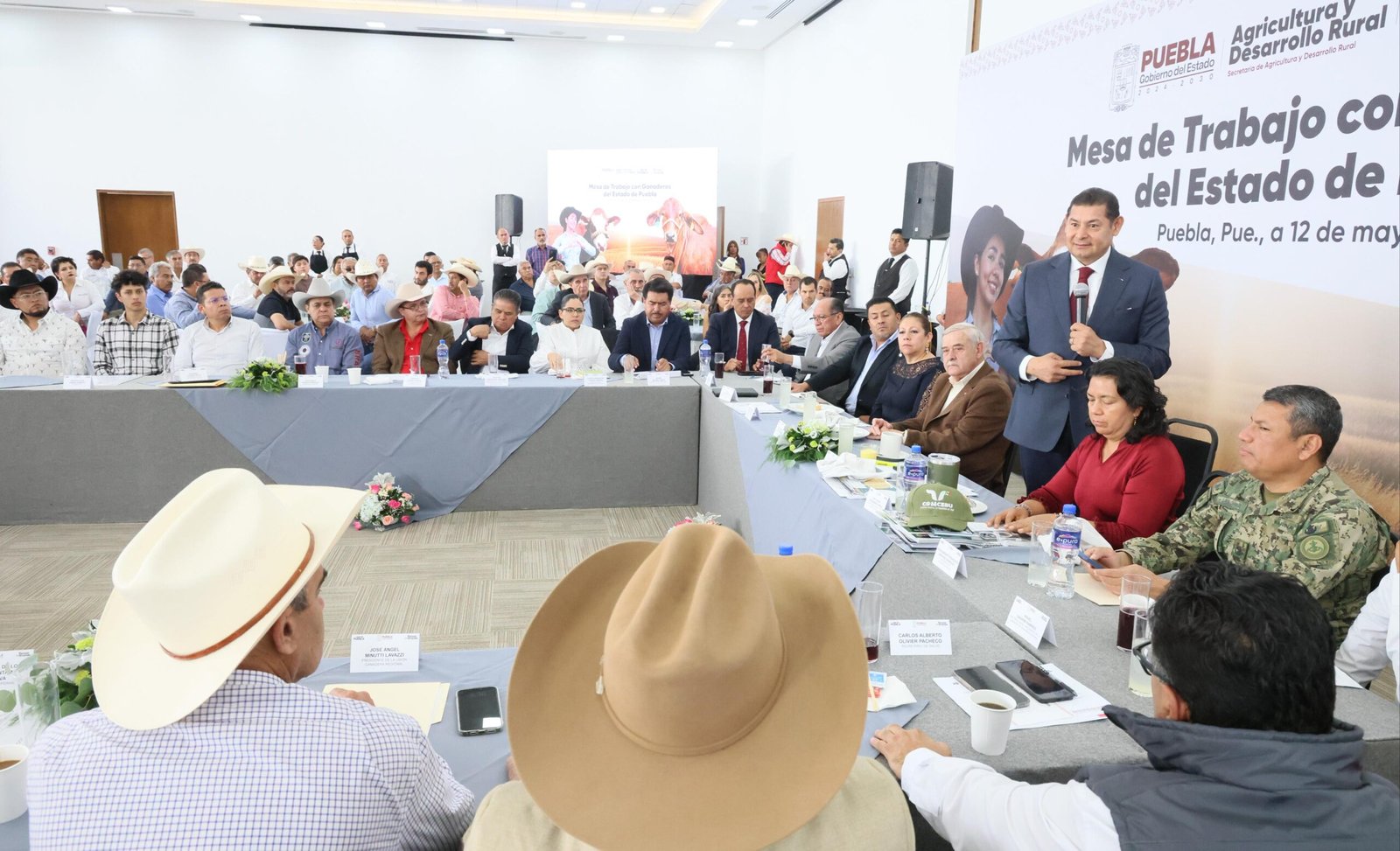 Alejandro Armenta reitera compromiso con el sector ganadero: “el campo no puede esperar”