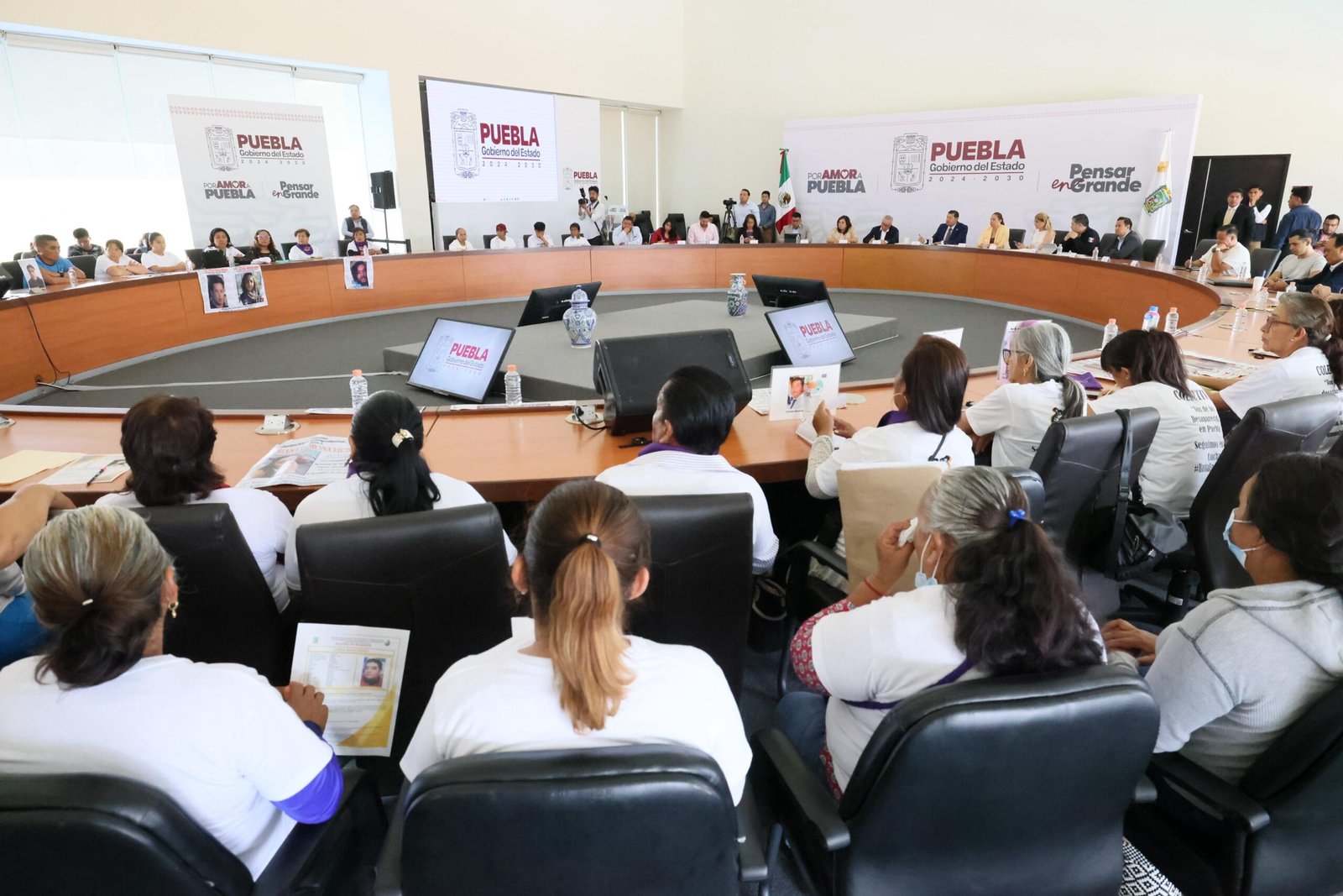 Armenta se compromete a dar seguimiento puntual a casos de personas desaparecidas en Puebla