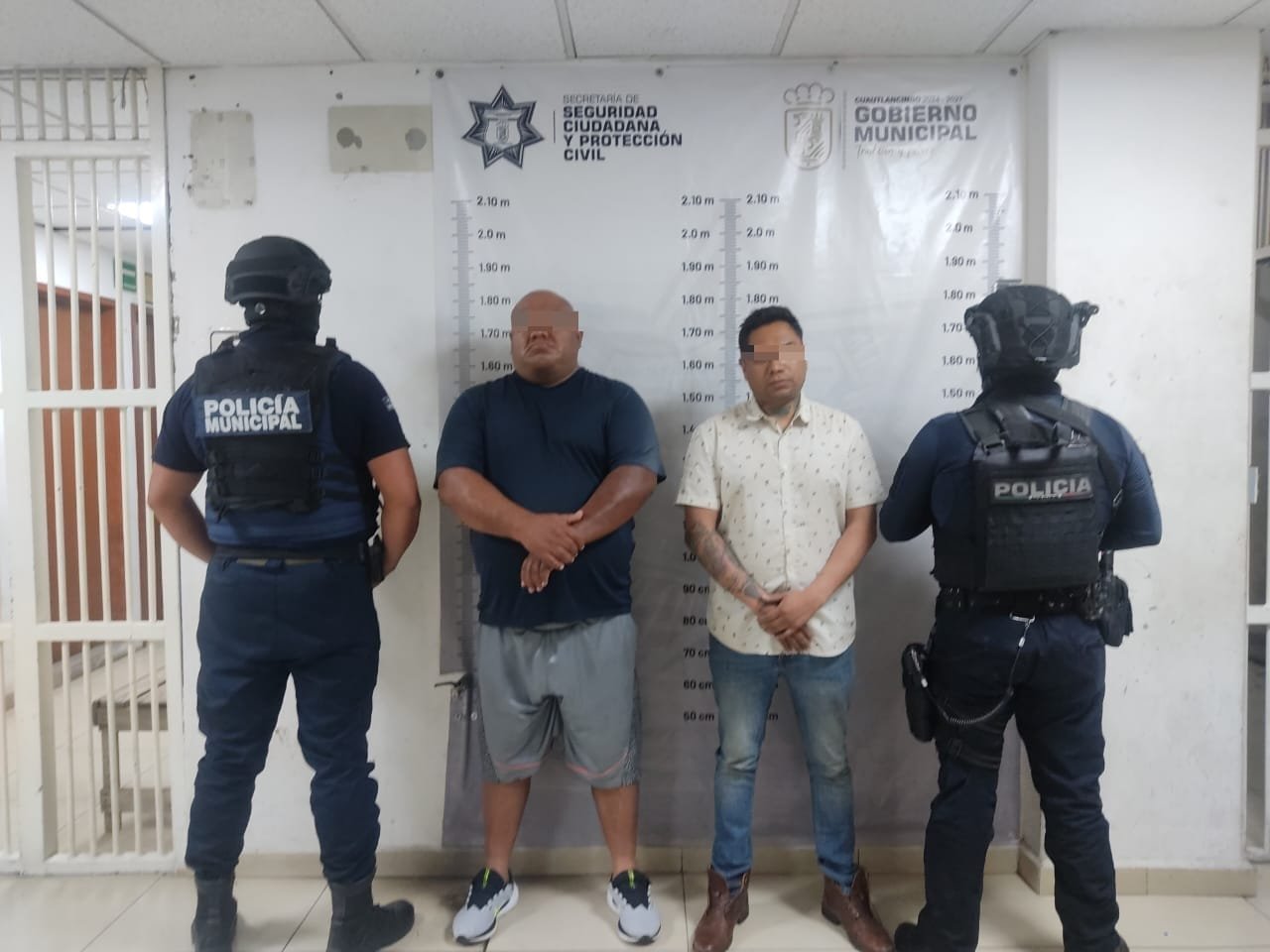 Caen dos sujetos con droga y dinero en Cuautlancingo tras operativo en plaza comercial