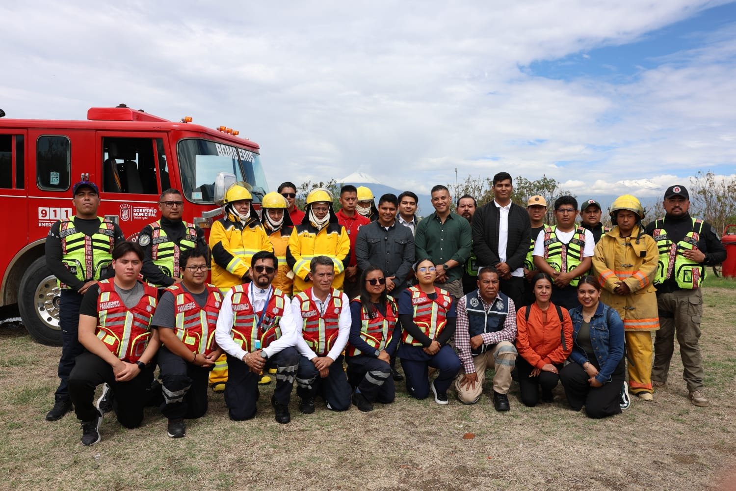 Cuautlancingo ya cuenta con camión de bomberos y equipo nuevo: Omar Muñoz