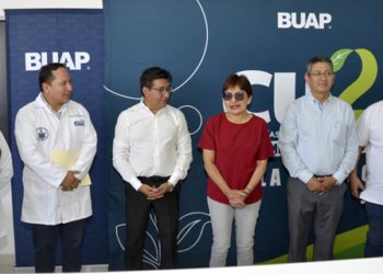 Entrega Rectora Lilia Cedillo 50 microscopios para laboratorios en CU2