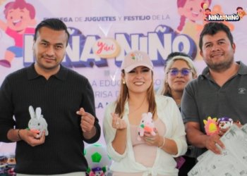 Gobierno de Huejotzingo junto con DIF municipal entregan juguetes en comunidades