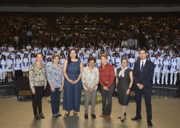 Los médicos nunca deben perder su sensibilidad y sentido humanitario: Rectora Lilia Cedillo