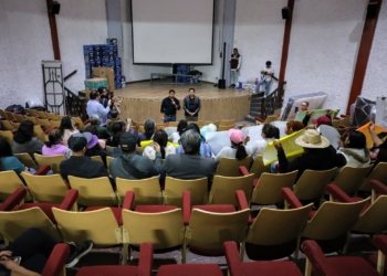 Omar Muñoz atiende a colonos inconformes por desabasto de agua en Cuautlancingo