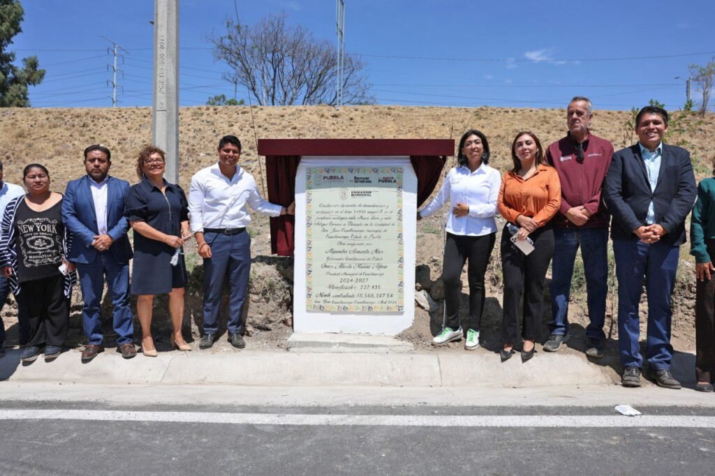 Omar Muñoz inaugura carril de desaceleración en el Periférico Ecológico