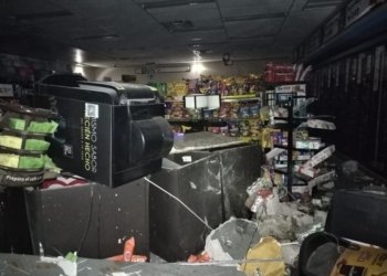 Se estrelló contra un Oxxo en Cuautlancingo