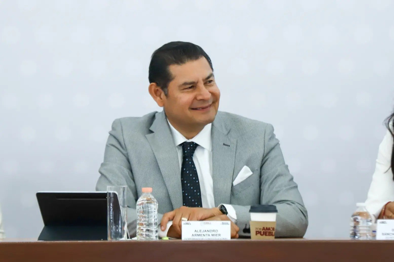 Armenta exige tolerancia cero a la corrupción en trámites estatales