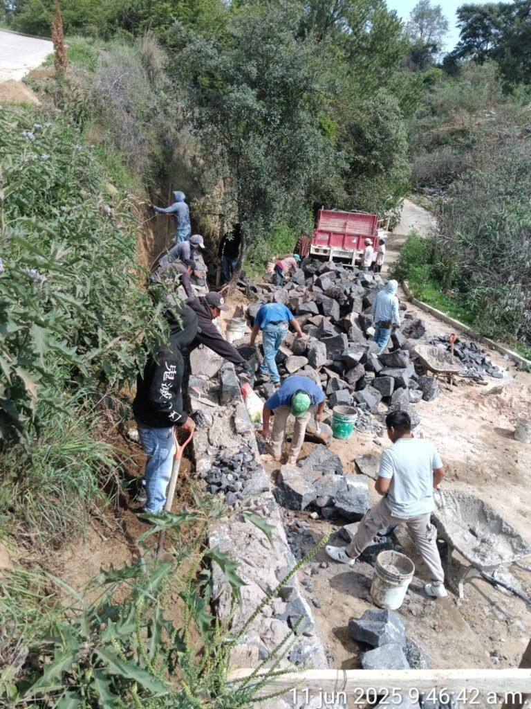 Inicia obra de mamposteo en Calle Ramón, una demanda histórica en Domingo Arenas