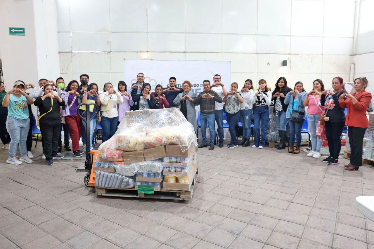 Omar Muñoz entrega de insumos para desayunos calientes
