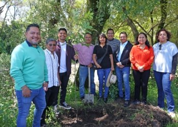 Omar Muñoz impulsa reforestación en zona del Atoyac