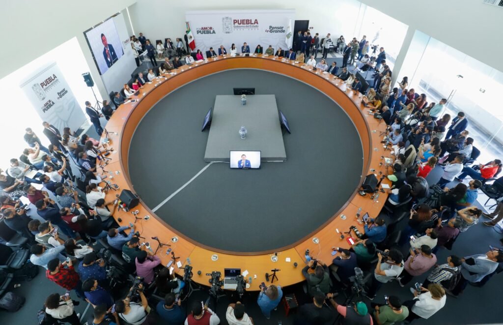 Armenta garantiza libertad de expresión en Puebla y reitera compromiso con la verdad