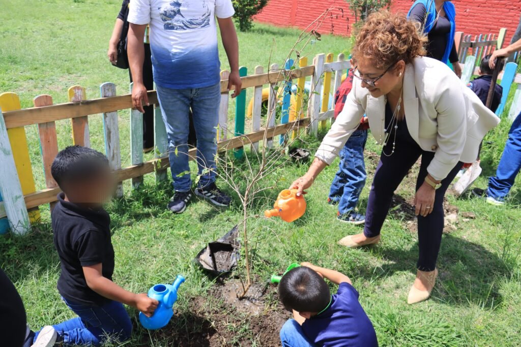 Con jornadas de reforestación SMDIF Cuautlancingo conmemora el Día Mundial del Medio Ambiente