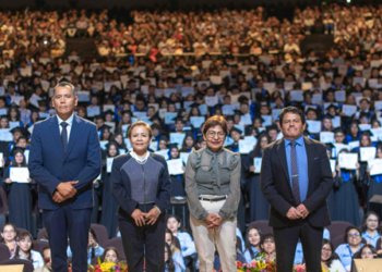 Concluyen sus estudios 745 alumnos de la Preparatoria 2 de Octubre de 1968