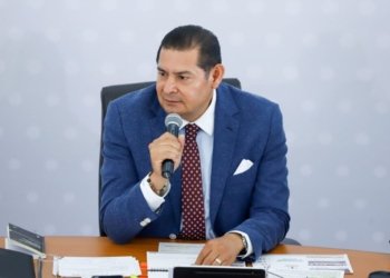 Coordinado con IMSS-Bienestar, Gobierno de Puebla busca duplicar matrícula de estudiantes de medicina