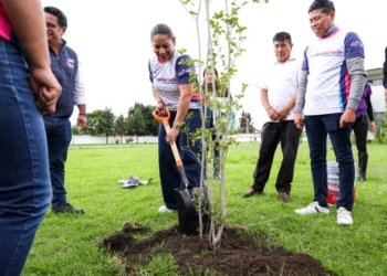 Encabeza alcaldesa jornada de reforestación
