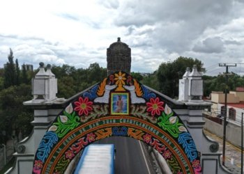 Histórica la colocación de arco floral en el Puente de México previo al inicio de la “Feria Cuautlancingo 2025”: Omar Muñoz