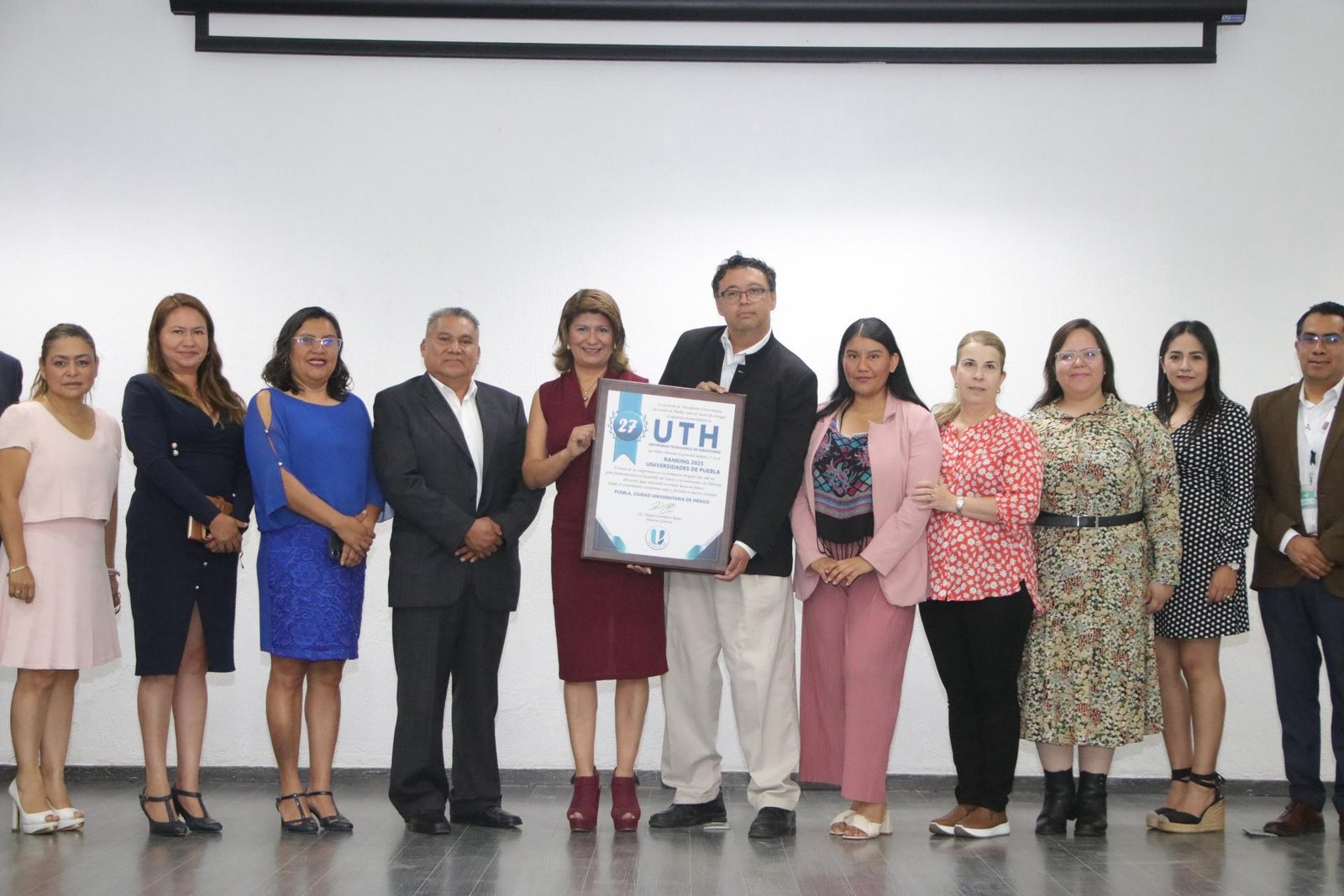 La UTH recibe reconocimiento por Excelencia Académica