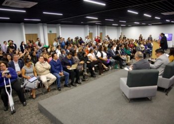 Necesario tipificar ciberasedio para garantizar seguridad y justicia: panelistas en Foro de Divulgación